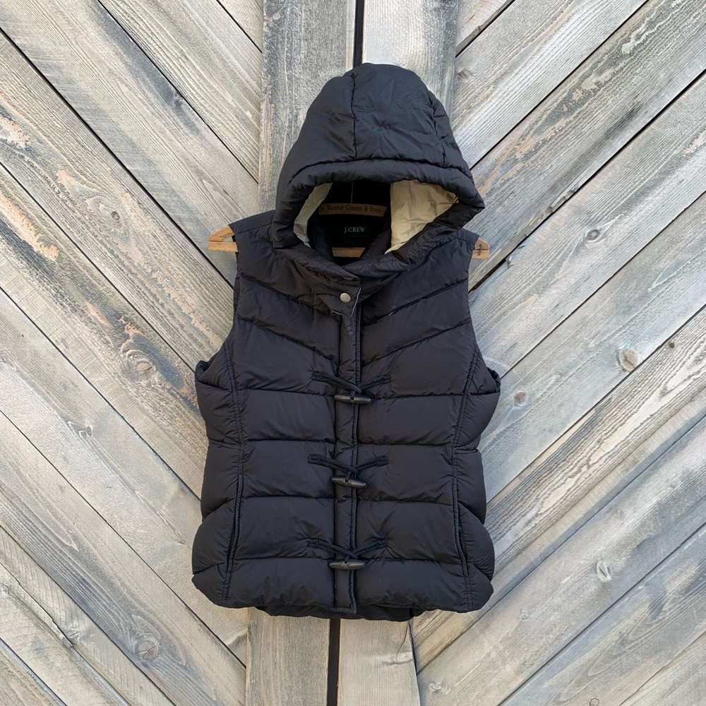 J. Crew puffer vest, women’s size medium. Good condition!